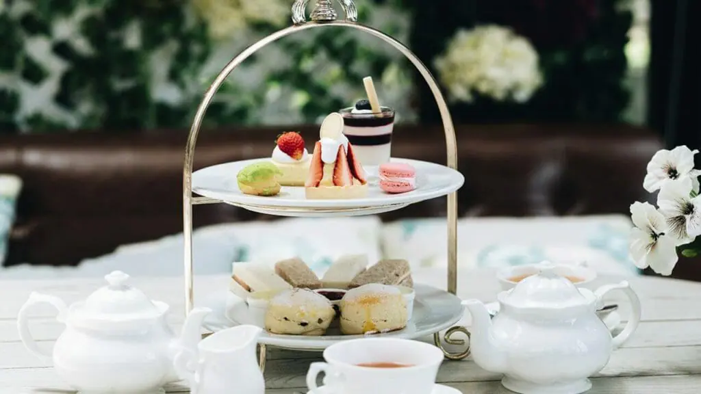 忠重公とアフタヌーンティー - 尚古集成館